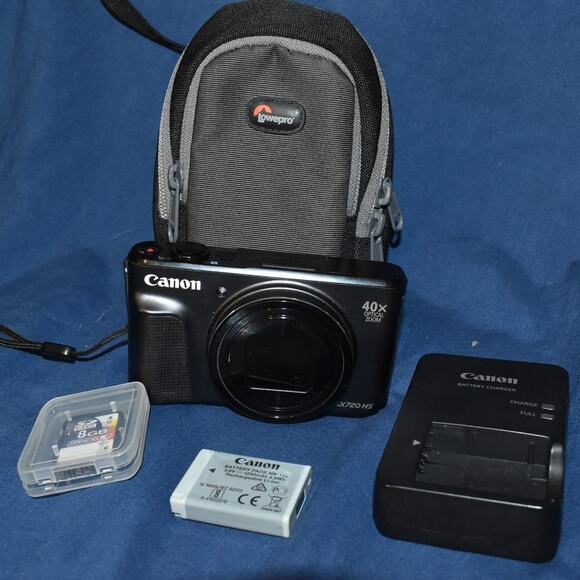 Canon SX720 HS Compact Digital Camera 20.3MP WiFi w/ Battery, Charger, and More - Picture 1 of 9